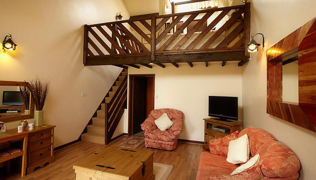 Lower Langford Miltons Country Lodge מראה חיצוני תמונה